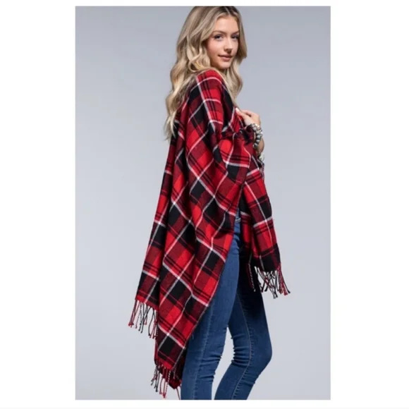 Soft Buffalo Plaid Ruana Poncho - Picture 4 of 7